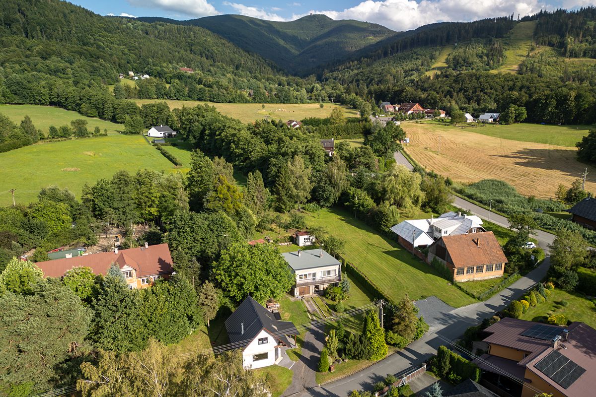 Prodej rodinného domu 178 m², pozemek 2615 m² – fotografie 2
