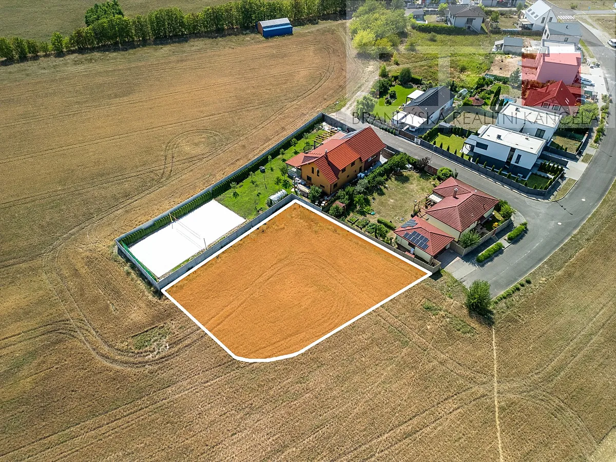 Prodej stavebního pozemku 1069 m²