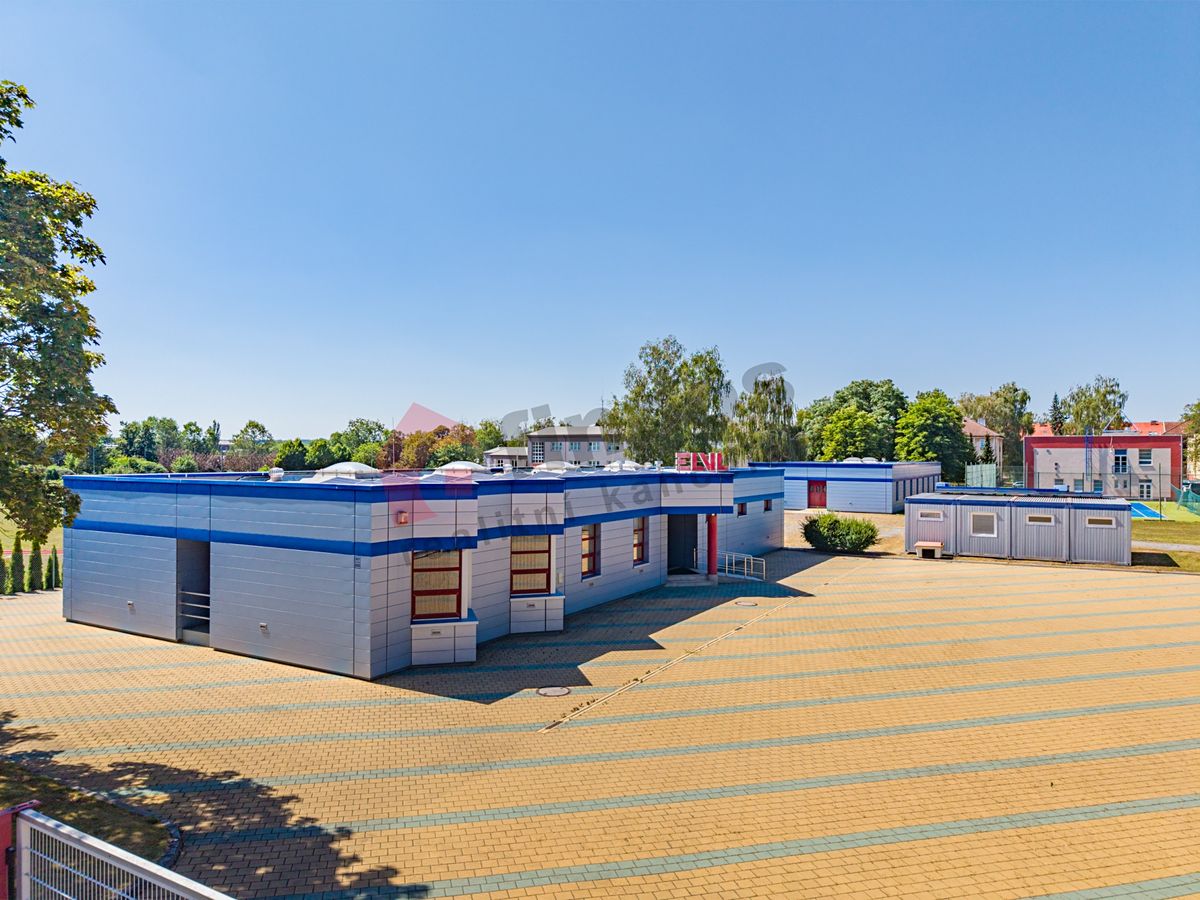 Pronájem kanceláře 712 m² – fotografie 3