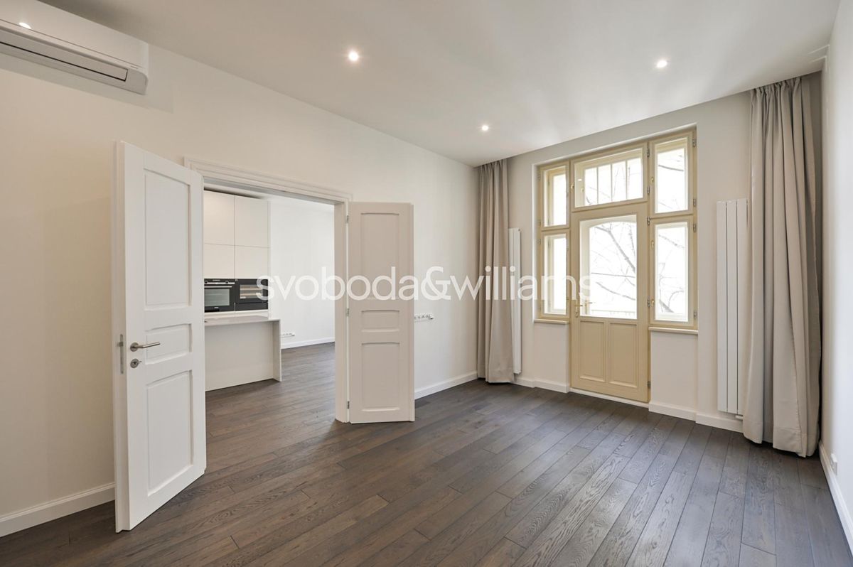 Pronájem bytu 4+kk 135 m² – fotografie 2