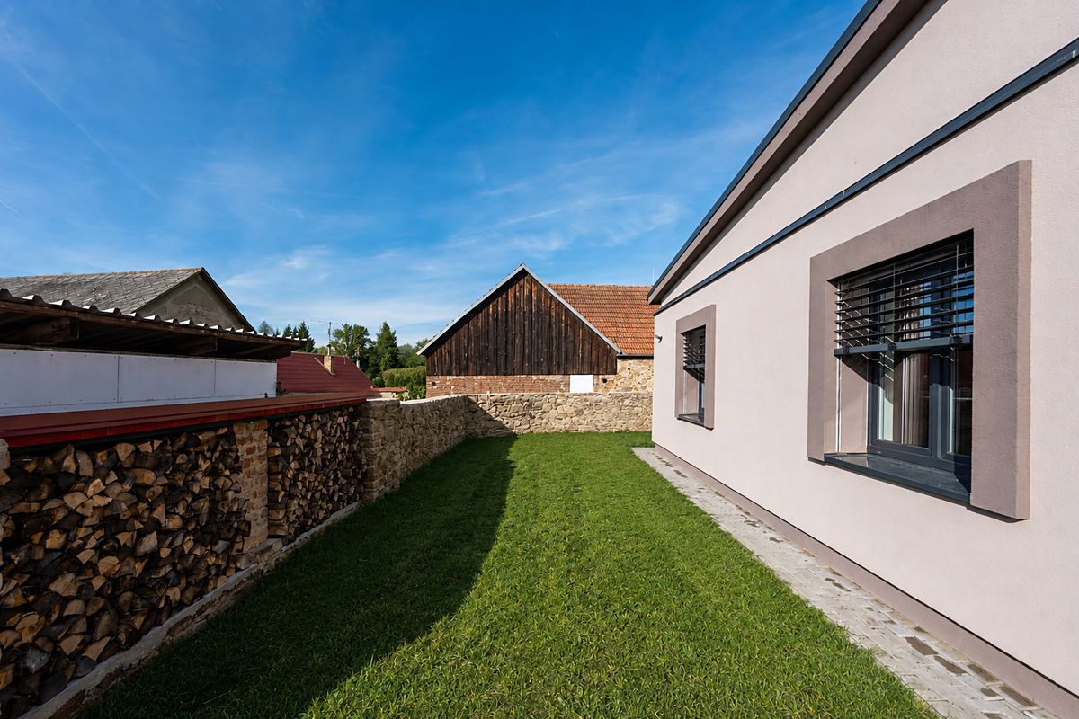 Prodej rodinného domu 180 m², pozemek 621 m² – fotografie 2