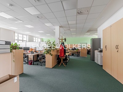 Pronájem komerčního prostoru, 1 318 m² (2 z 19)
