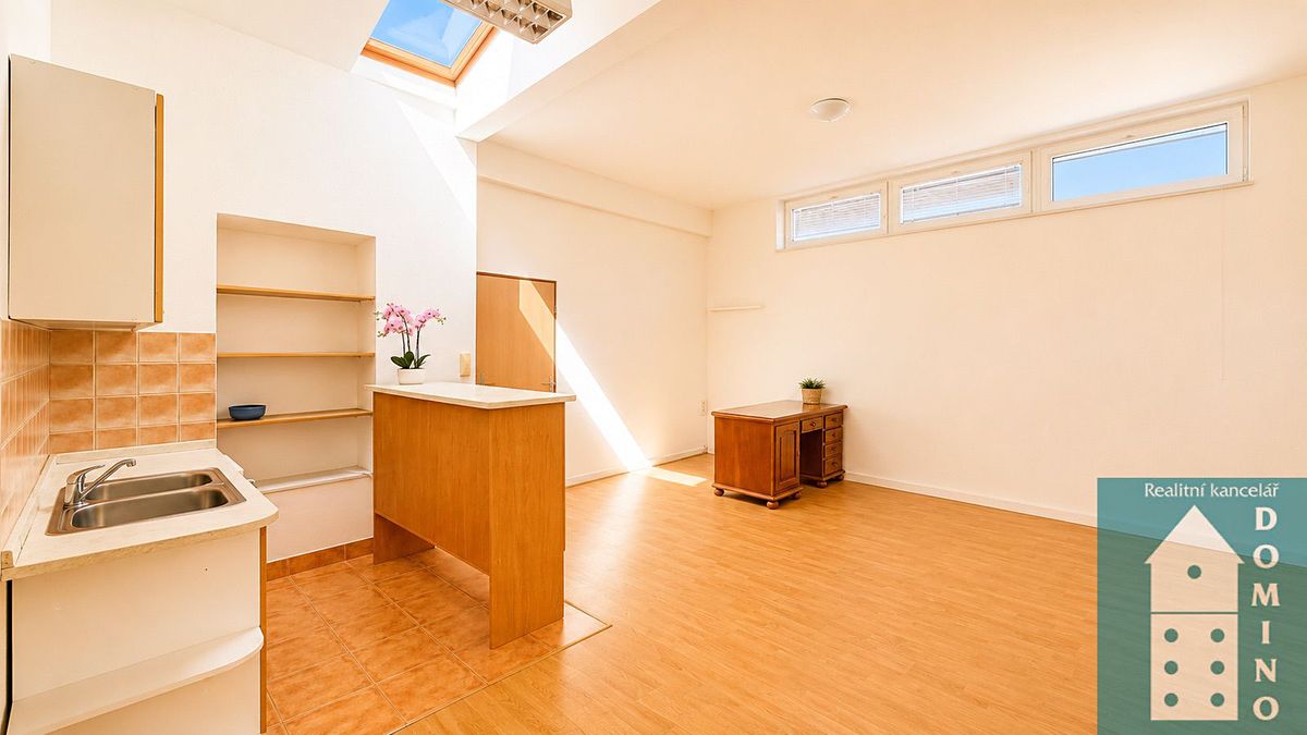 Pronájem bytu 1+kk 27 m² – fotografie 2