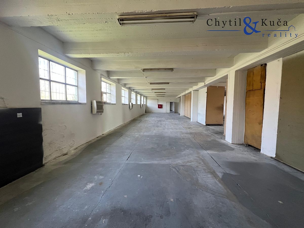 Pronájem skladového prostoru 1400 m²