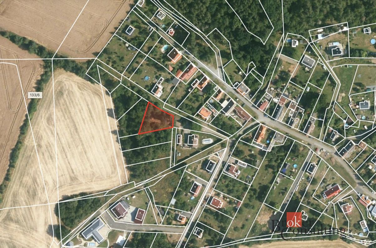 Prodej stavebního pozemku 867 m², Kbelany – fotka 1 z 3