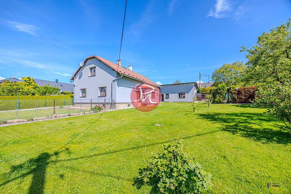 Prodej rodinného domu 105 m², pozemek 1034 m² – fotografie 2