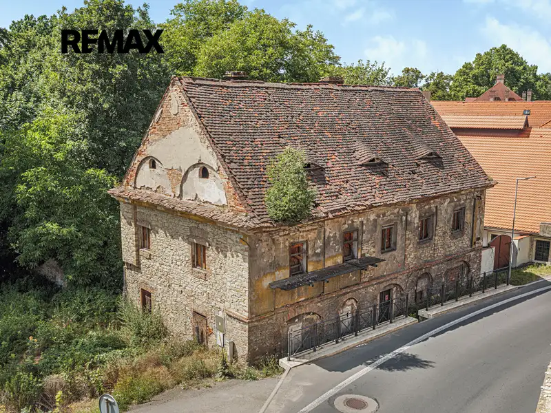 Prodej rodinného domu 360 m², pozemek 410 m², Liběchov – náhled fotky 2