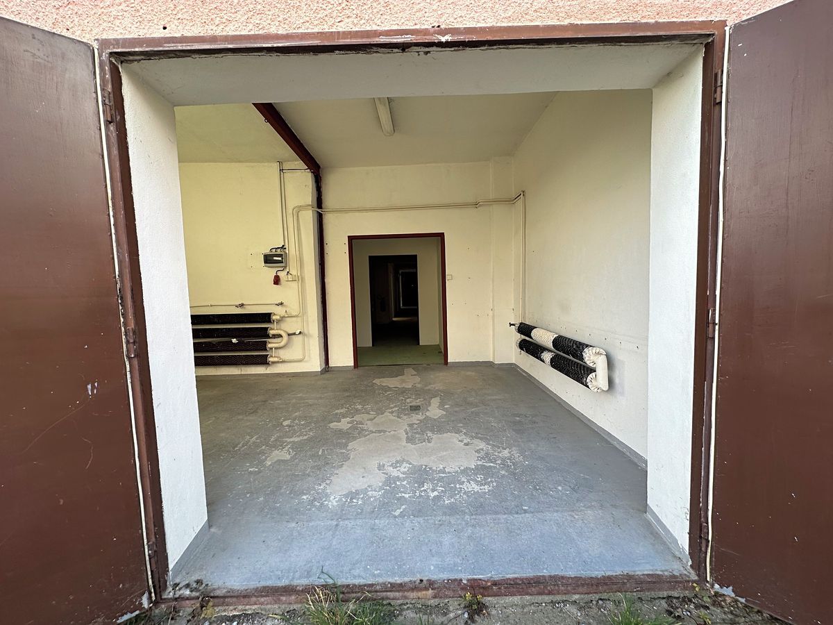 Pronájem kanceláře 200 m² – fotografie 3