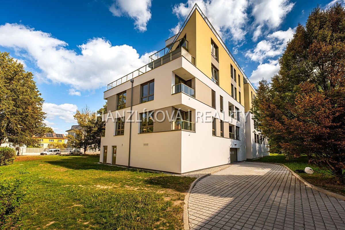 Pronájem bytu 2+kk 40 m²