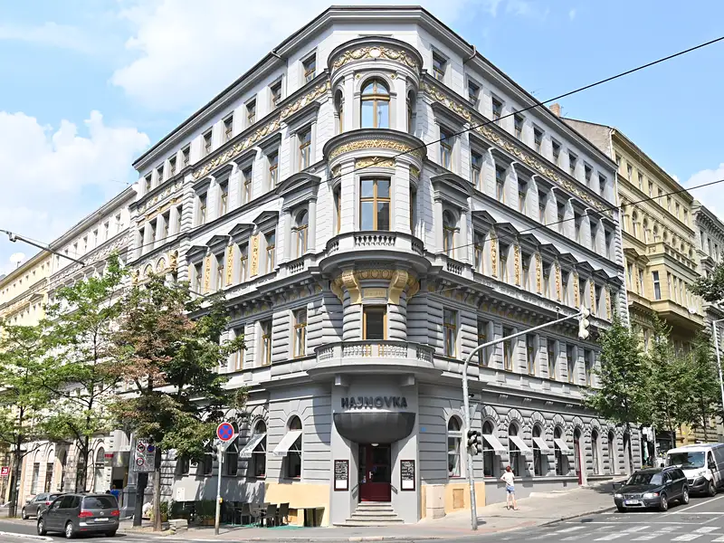Pronájem bytu 1+kk 43 m², Praha – náhled fotky 1