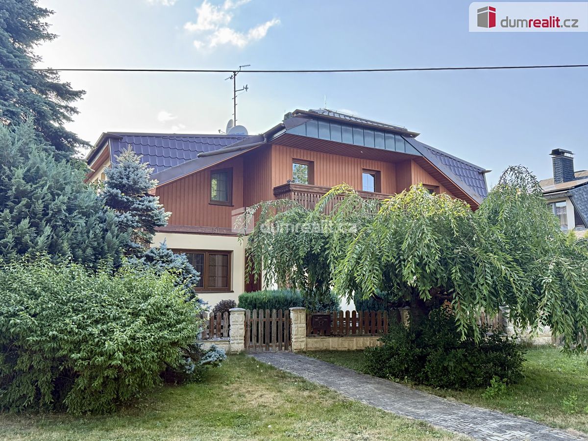 Prodej vily 330 m², pozemek 944 m² – fotografie 3