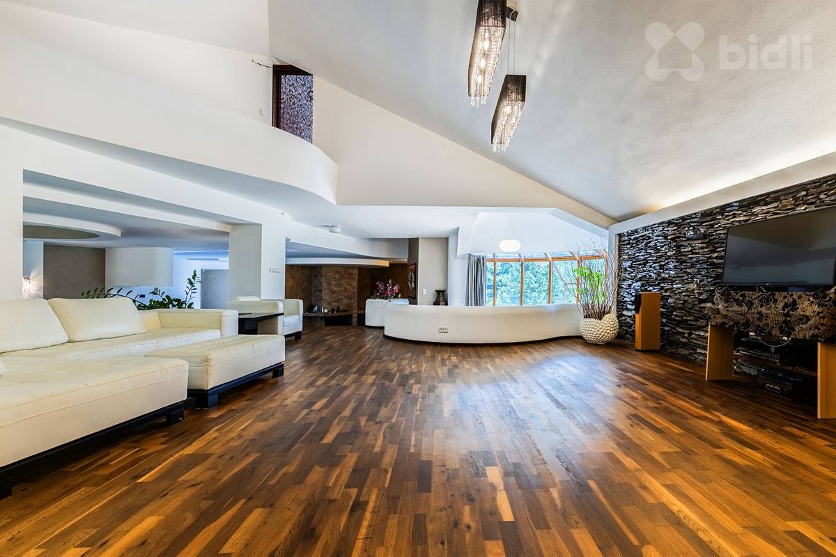 Prodej rodinného domu 1250 m², pozemek 3153 m² – fotografie 4