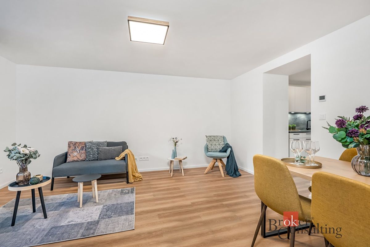 Prodej vily 291 m², pozemek 456 m² – fotografie 5