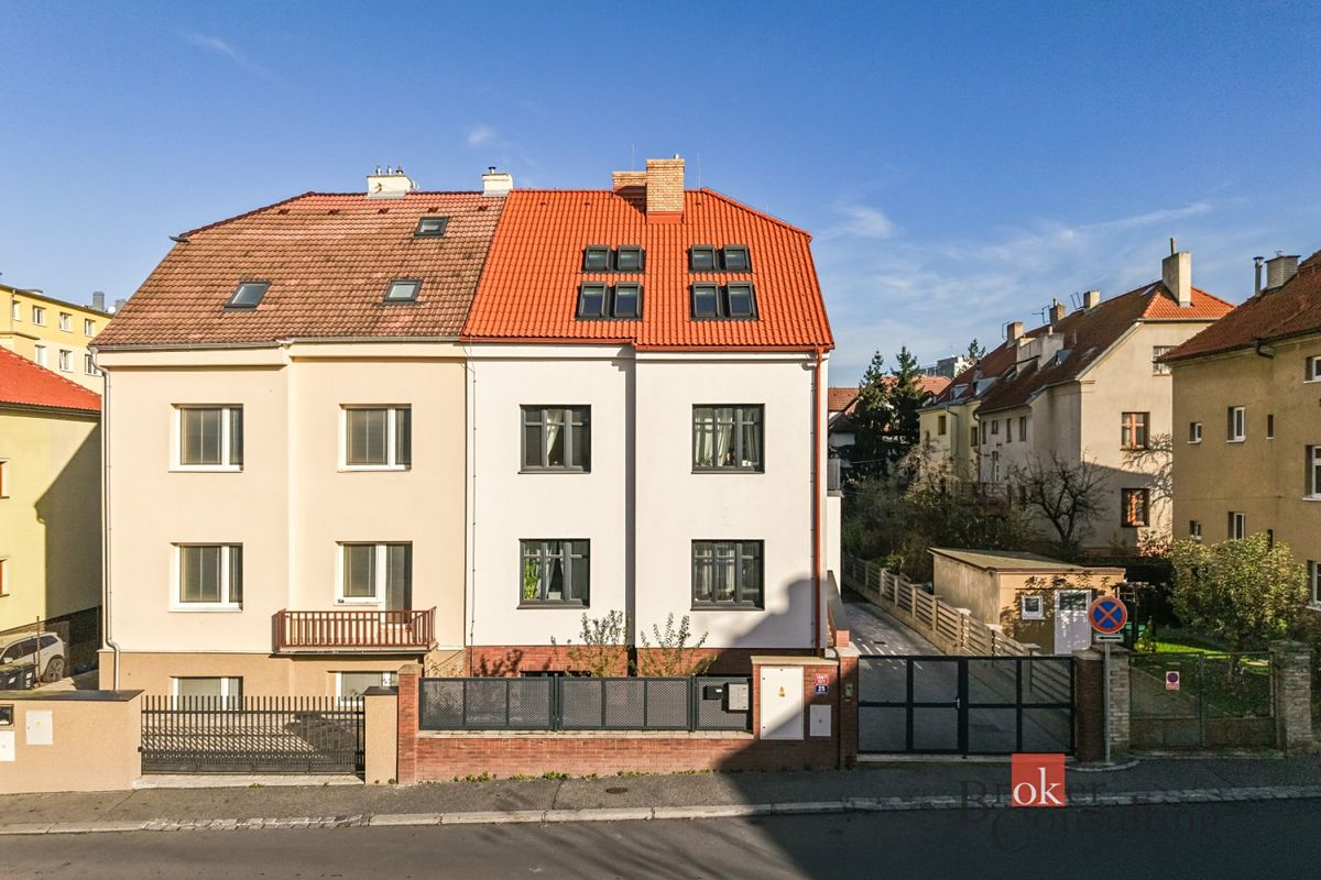 Prodej vily 291 m², pozemek 456 m² – fotografie 2