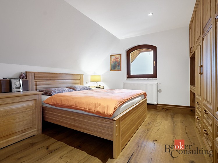 Prodej domu, 231 m² (41 z 59)