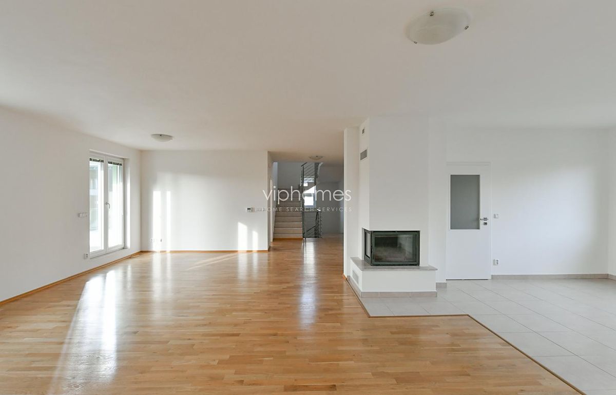 Pronájem vily 285 m², pozemek 1177 m² – fotografie 5