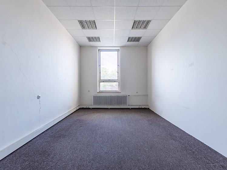 Комерційне приміщення на продаж, 1 254 м² (25 з 31)