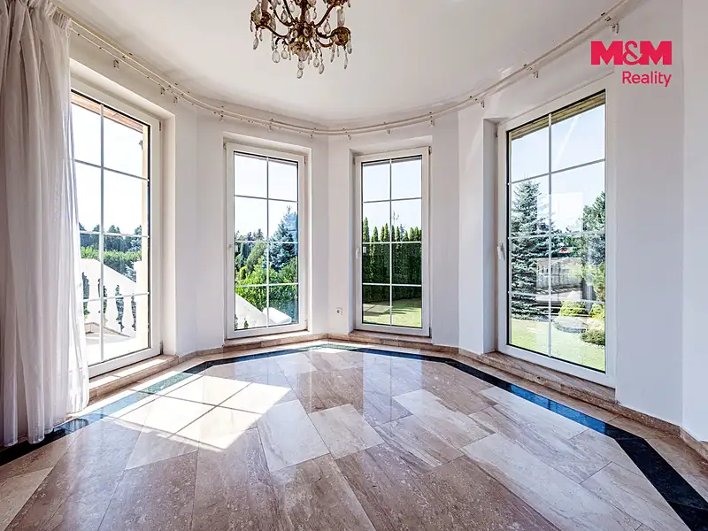 Pronájem rodinného domu 395 m², pozemek 2640 m², Říčany – náhled fotky 3