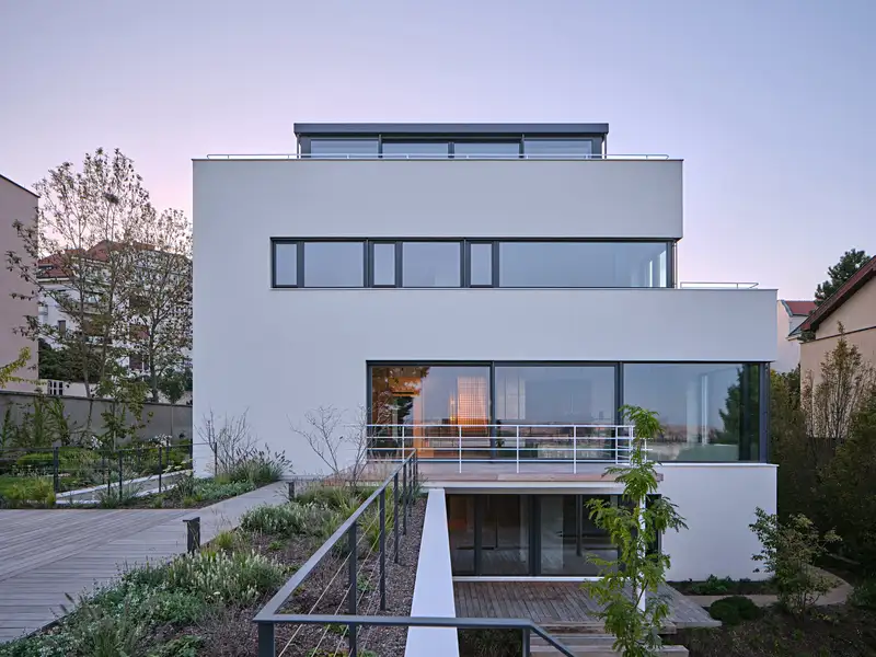 Pronájem vily 662 m², pozemek 1400 m², Praha – náhled fotky 1