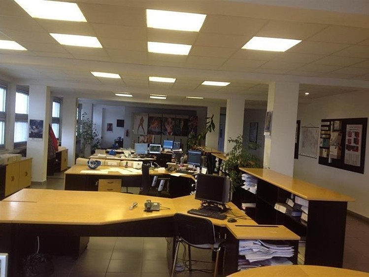 Gewerbefläche zur Miete, 204 m² (1 von 19)