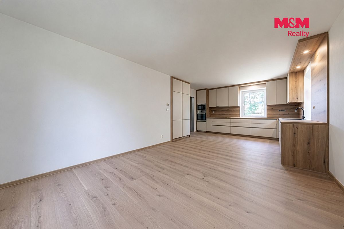 Prodej rodinného domu 99 m², pozemek 748 m² – fotografie 5