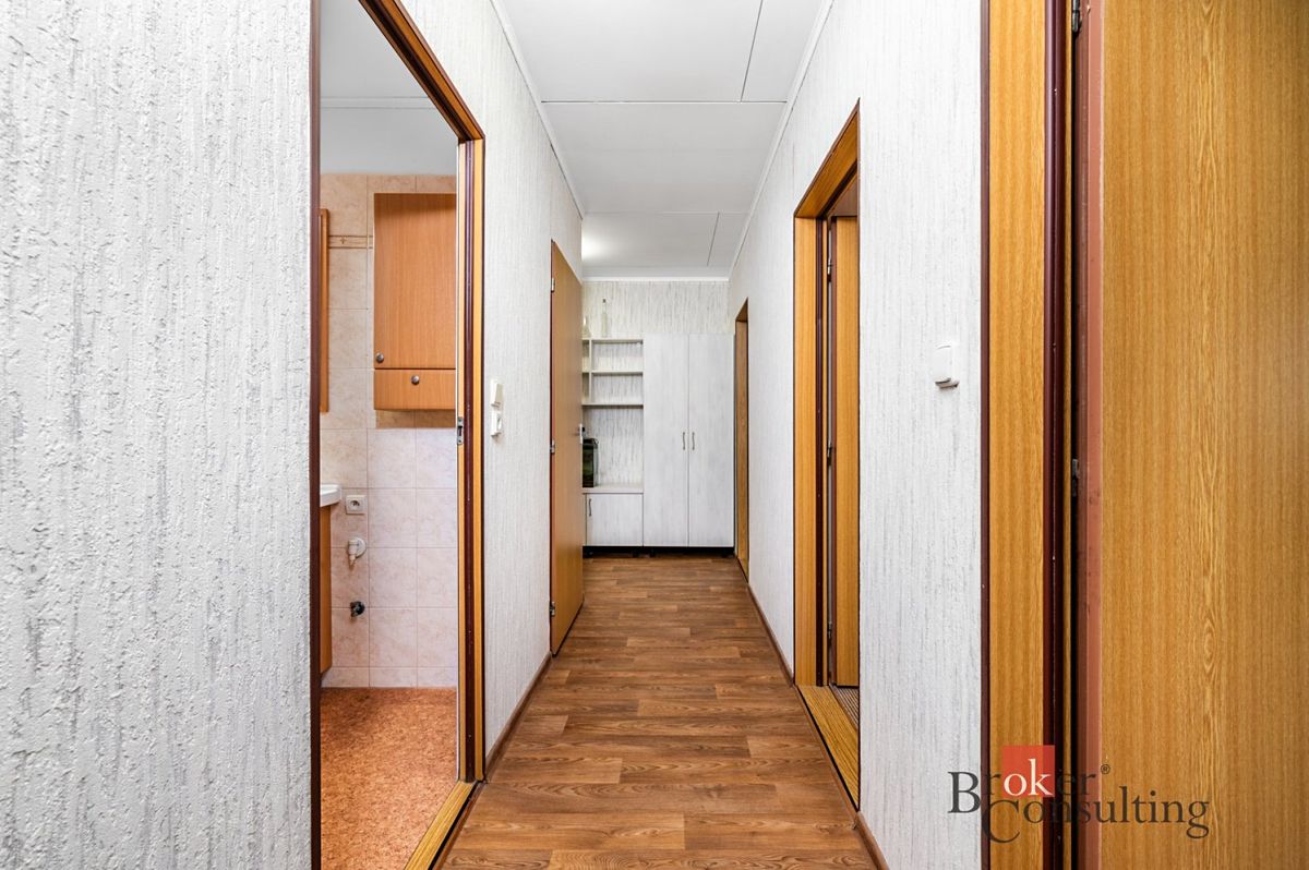 Prodej rodinného domu 202 m², pozemek 697 m² – fotografie 5