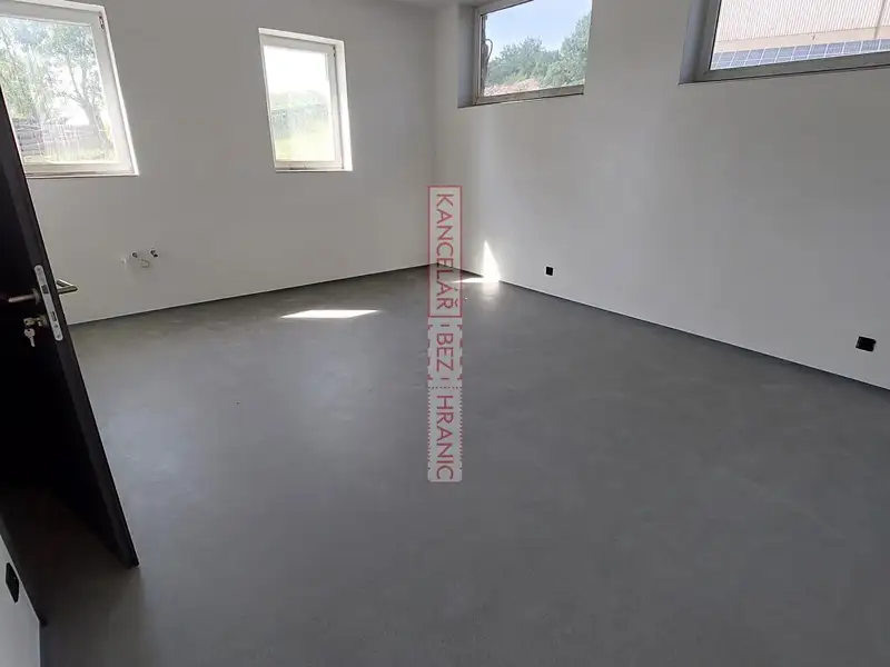 Pronájem skladového prostoru 756 m², Medlovice – náhled fotky 2