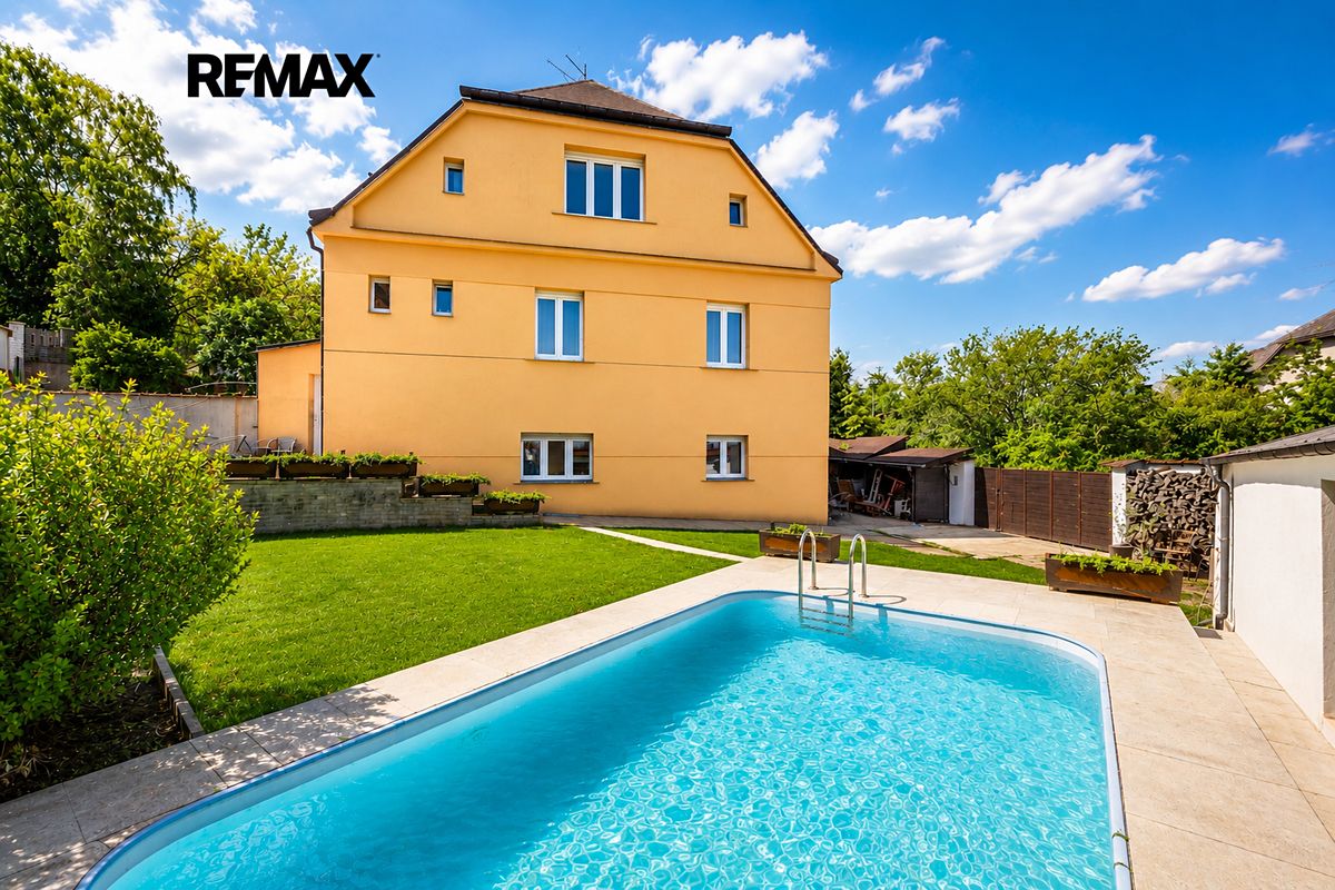 Prodej rodinného domu 246 m², pozemek 376 m²