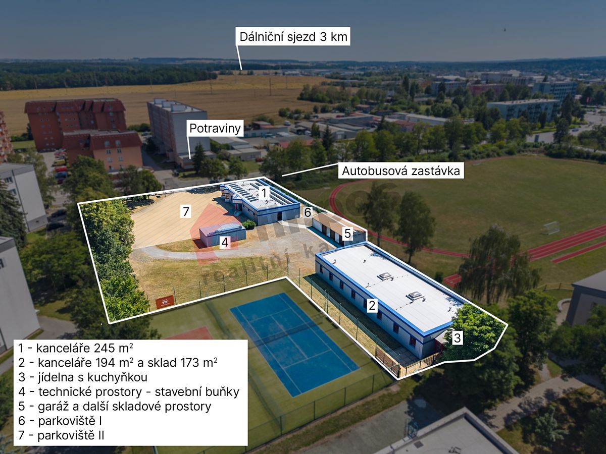 Pronájem kanceláře 712 m²