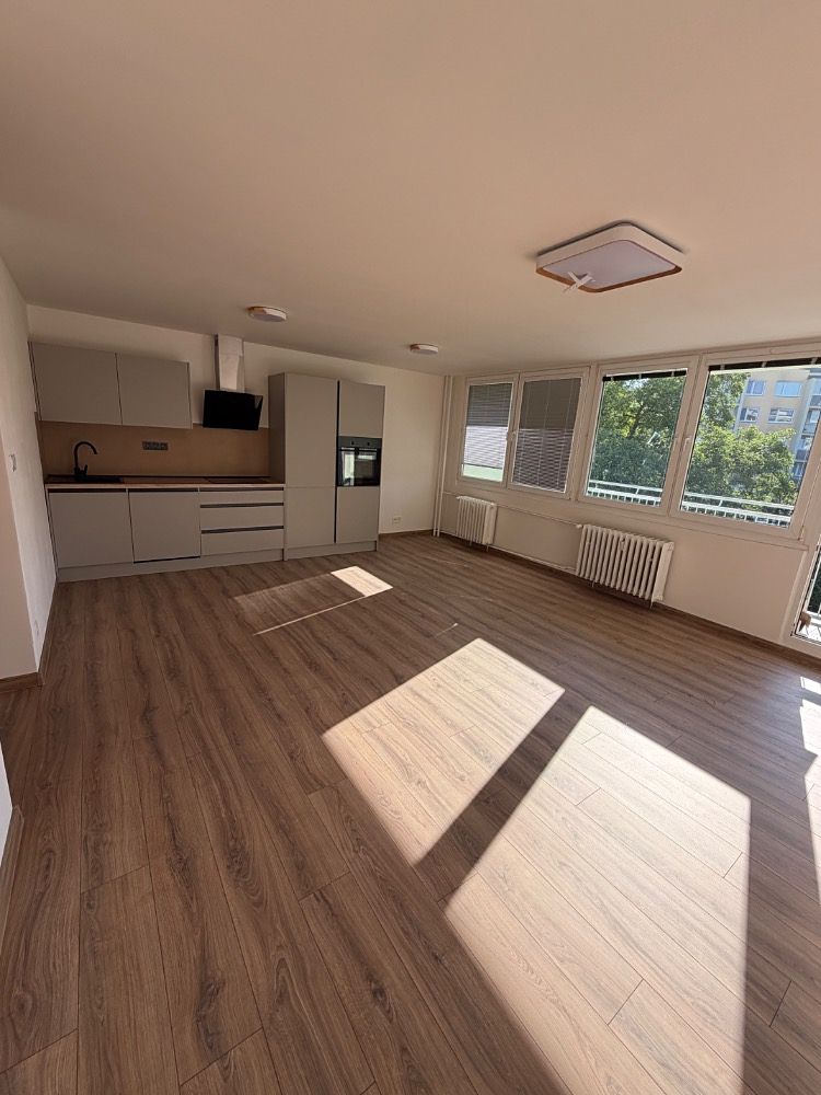 Pronájem bytu 3+kk 77 m²