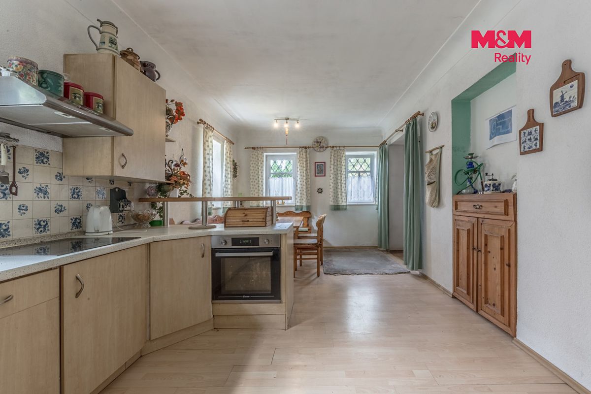 Prodej rodinného domu 140 m², pozemek 1416 m² – fotografie 2