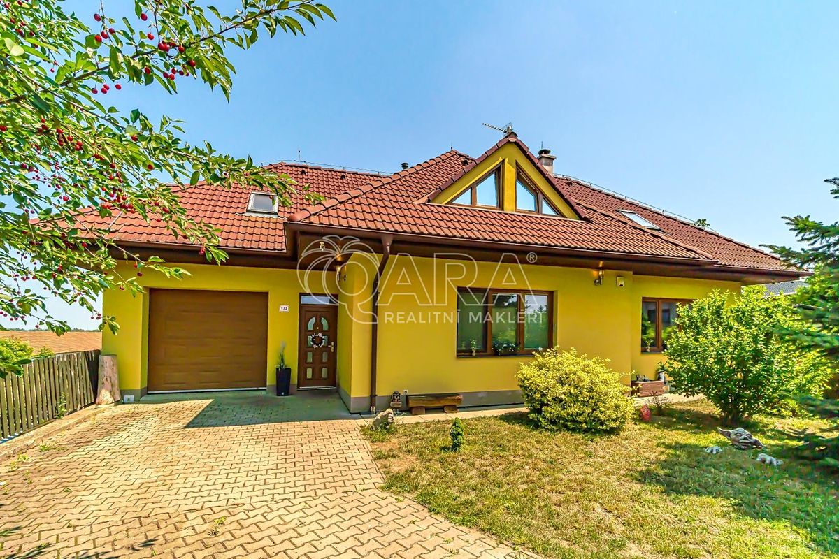 Prodej rodinného domu 209 m², pozemek 1132 m² – fotografie 3