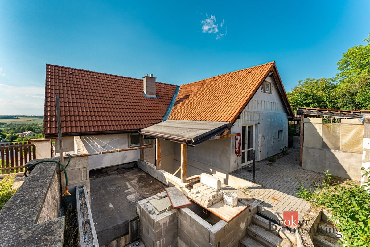 Prodej rodinného domu 140 m², pozemek 789 m² – fotografie 4