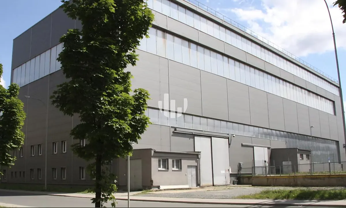 Pronájem skladového prostoru 1500 m²