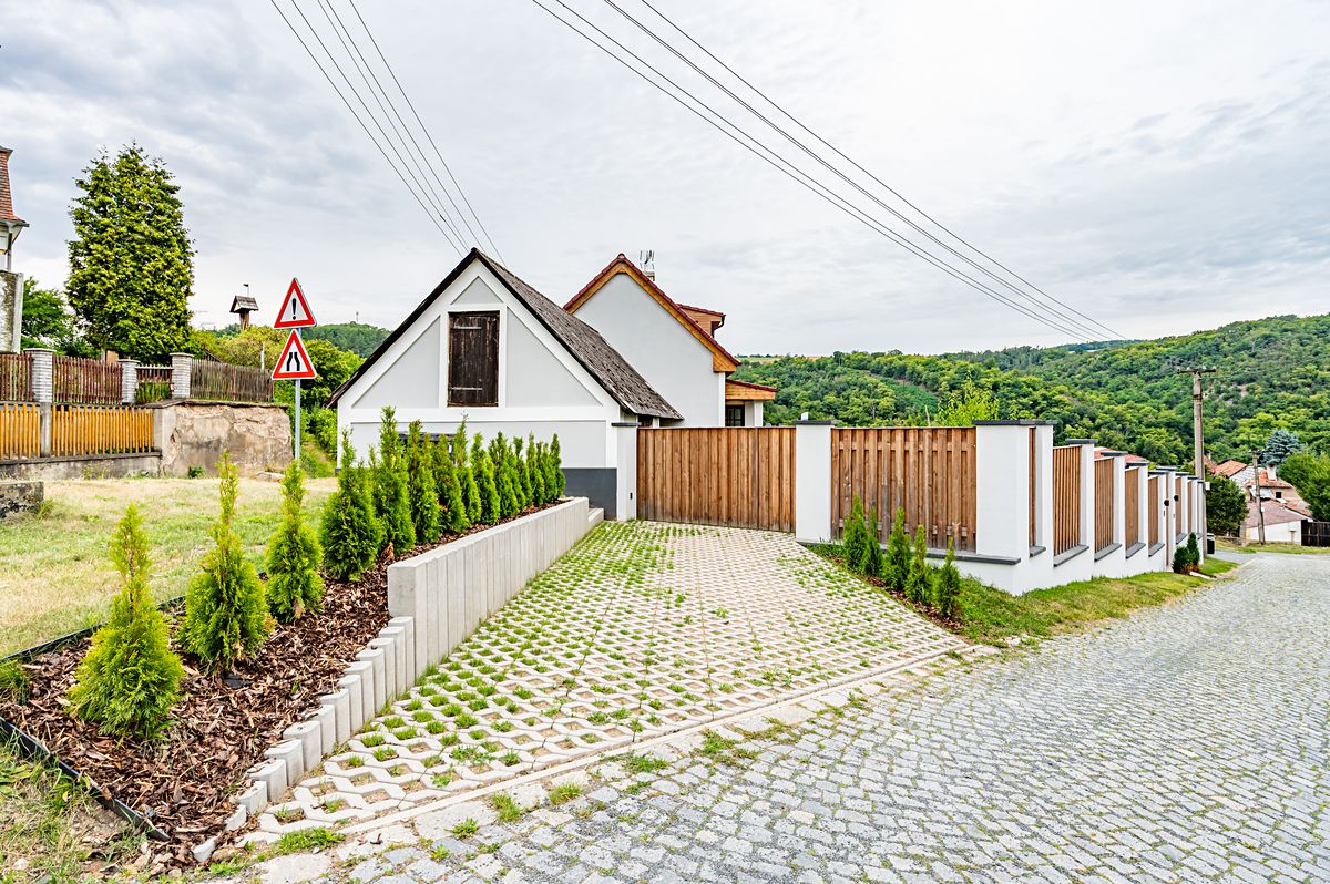 Prodej chalupy 234 m², pozemek 521 m² – fotografie 2