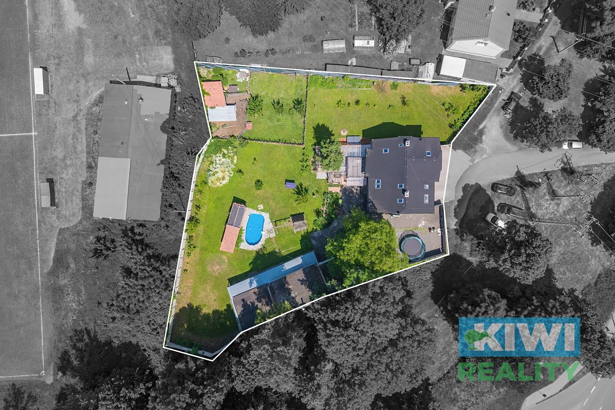 Prodej rodinného domu 258 m², pozemek 2600 m² – fotografie 2