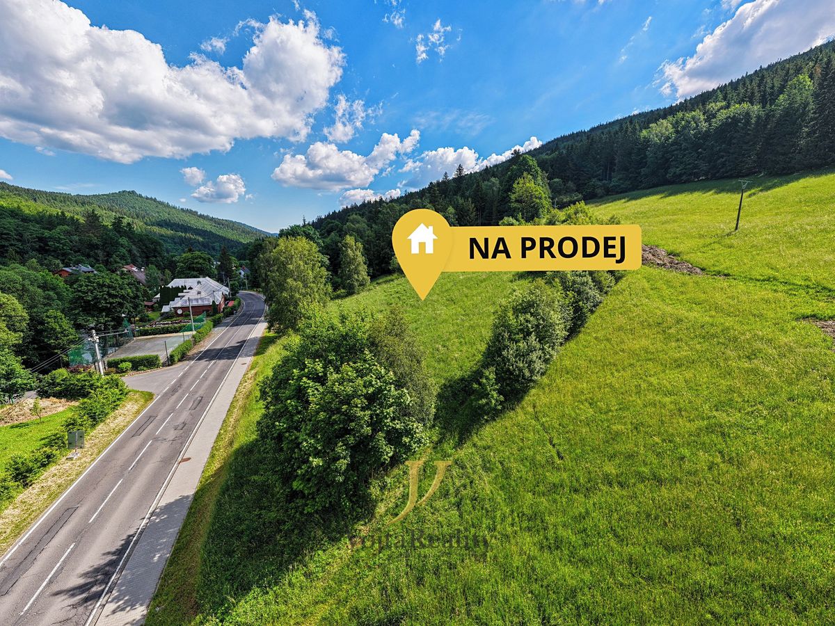 Prodej stavebního pozemku 3999 m²