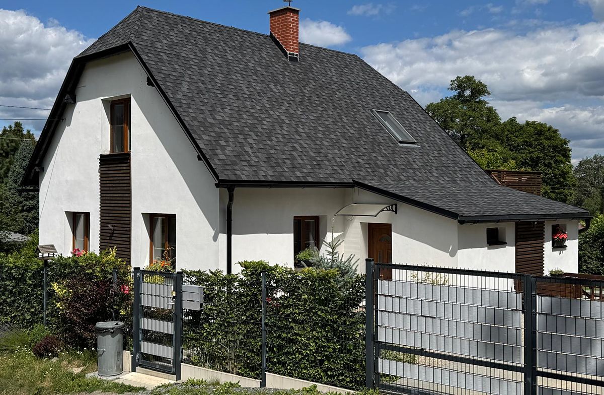Prodej rodinného domu 180 m², pozemek 444 m² – fotografie 2
