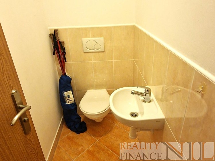 Pronájem bytu 2+kk, 74 m² (18 z 20)