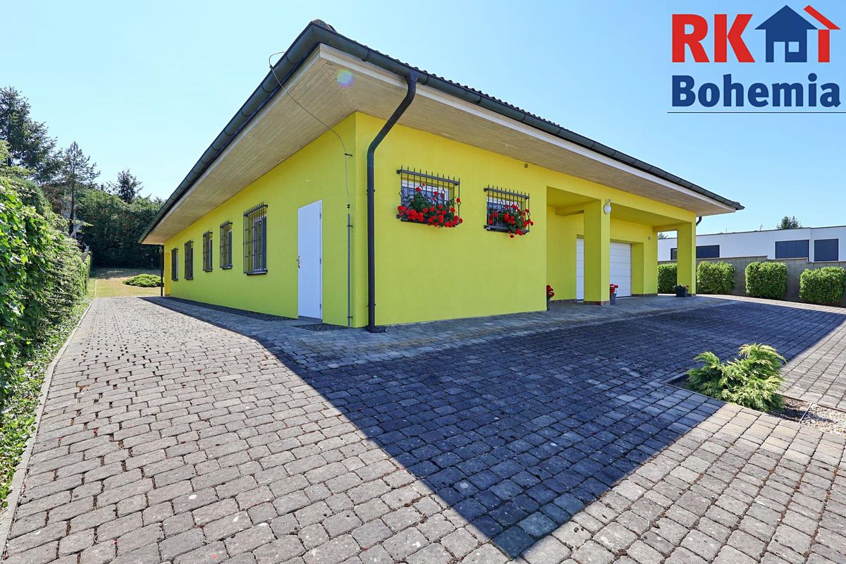 Prodej rodinného domu 266 m², pozemek 1426 m² – fotografie 3