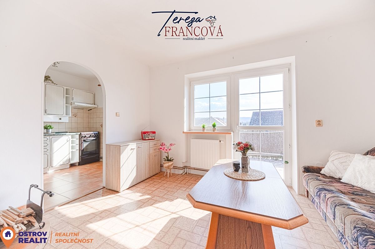 Prodej rodinného domu 222 m², pozemek 1711 m² – fotografie 3
