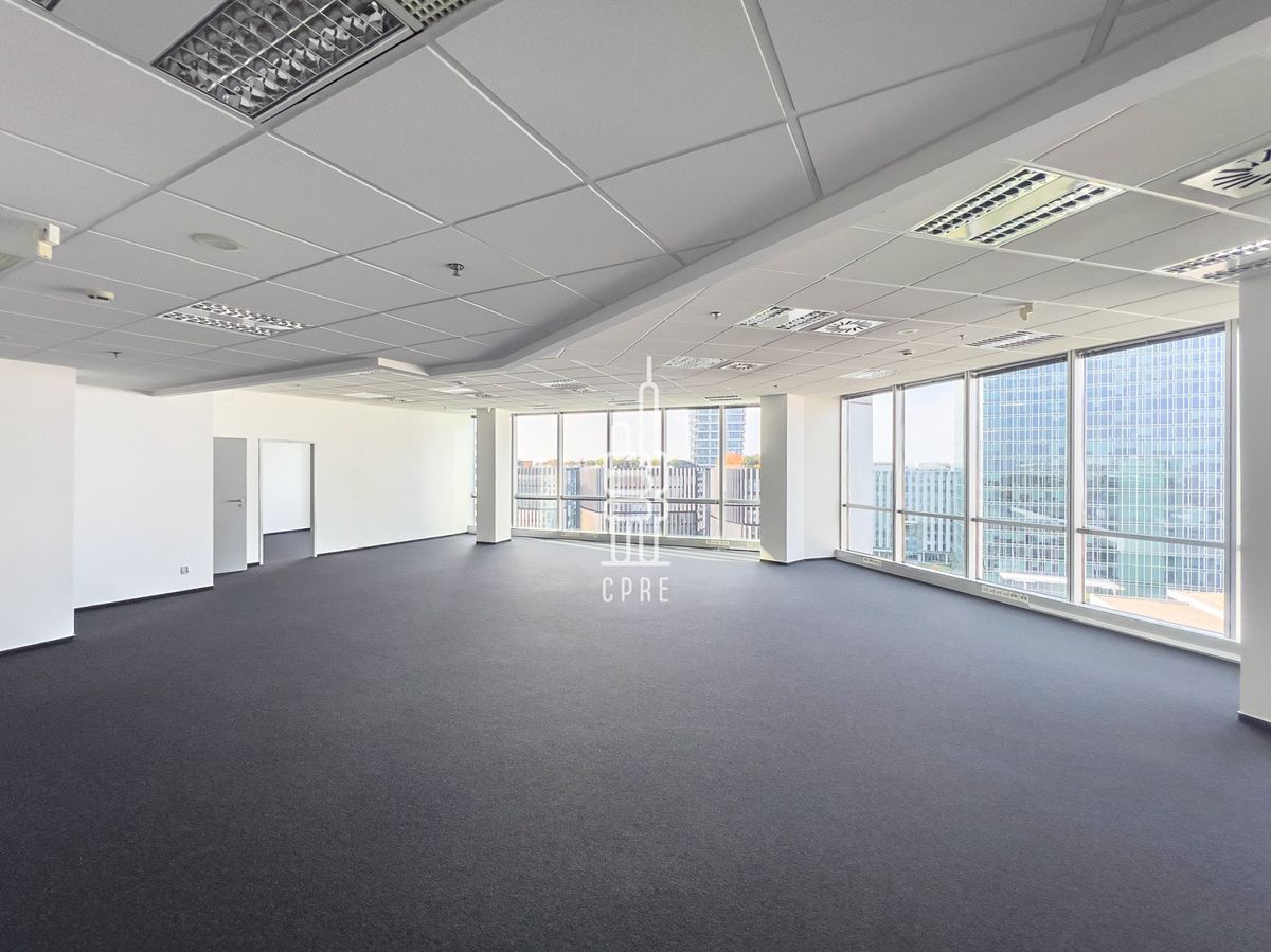 Pronájem kanceláře 172 m² – fotografie 2