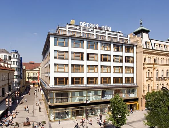 Pronájem kanceláře 596 m²