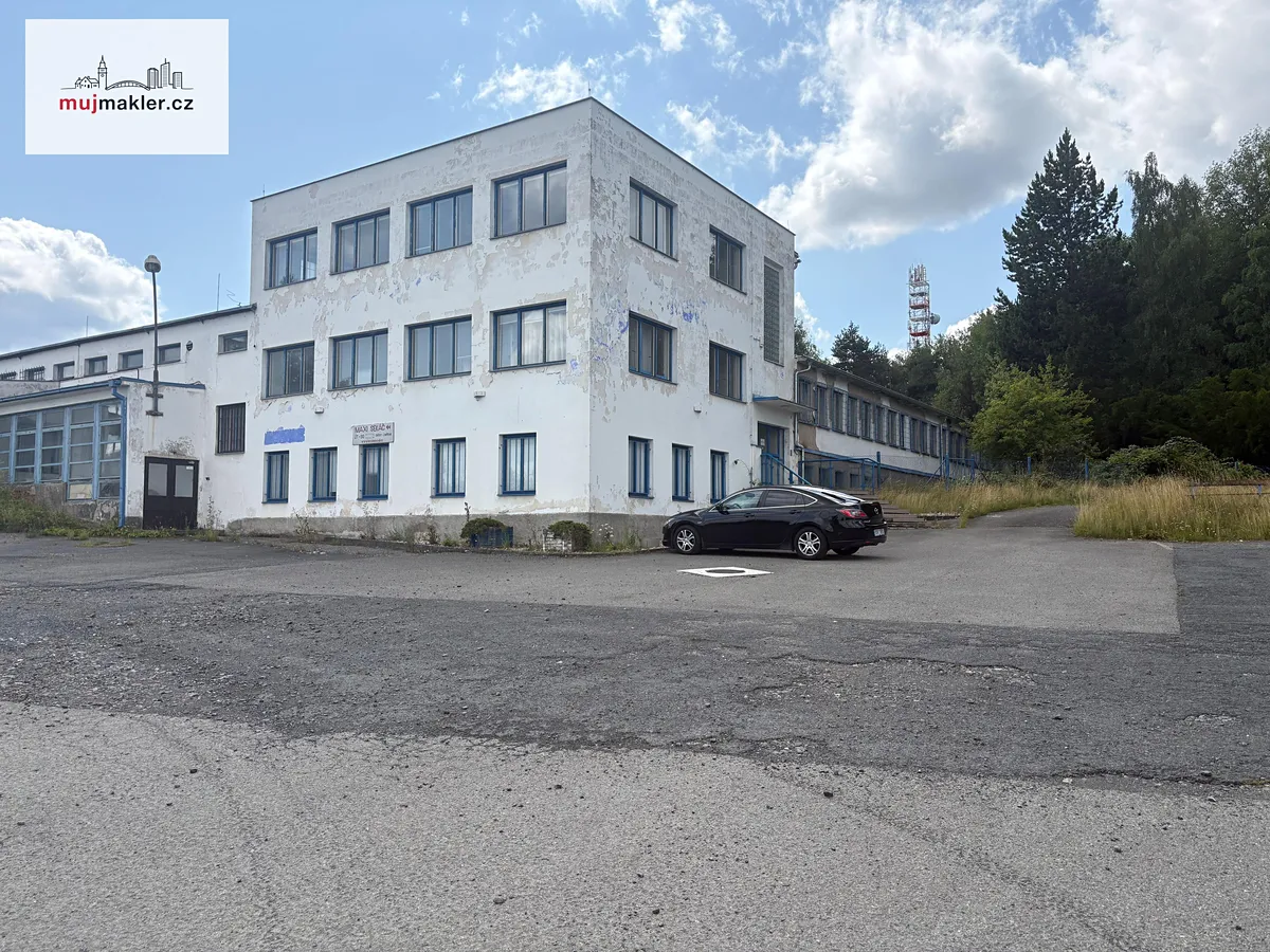 Pronájem kanceláře 500 m²