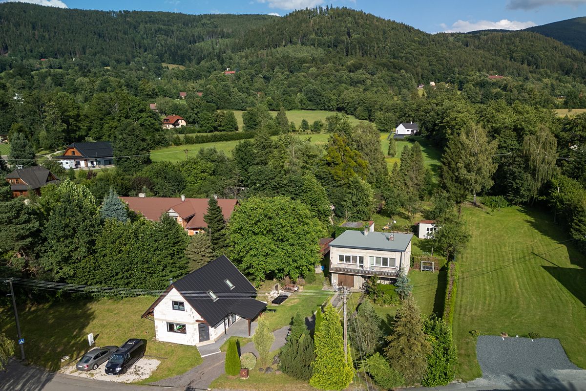 Prodej rodinného domu 178 m², pozemek 2615 m²