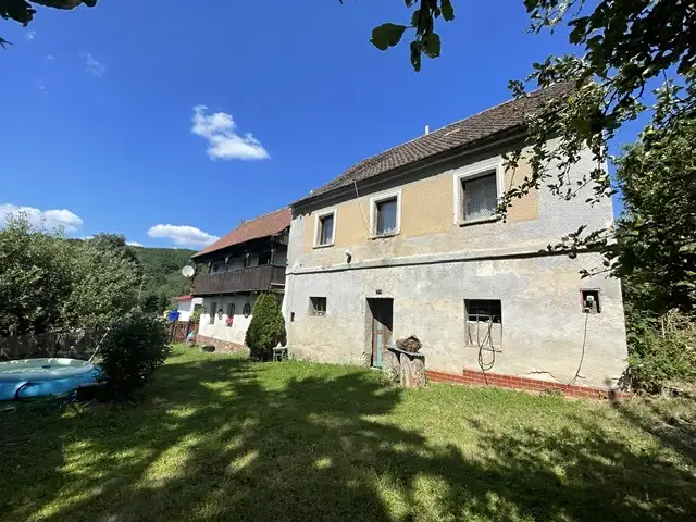 Prodej rodinného domu 589 m², pozemek 1606 m², Stebno – náhled fotky 2