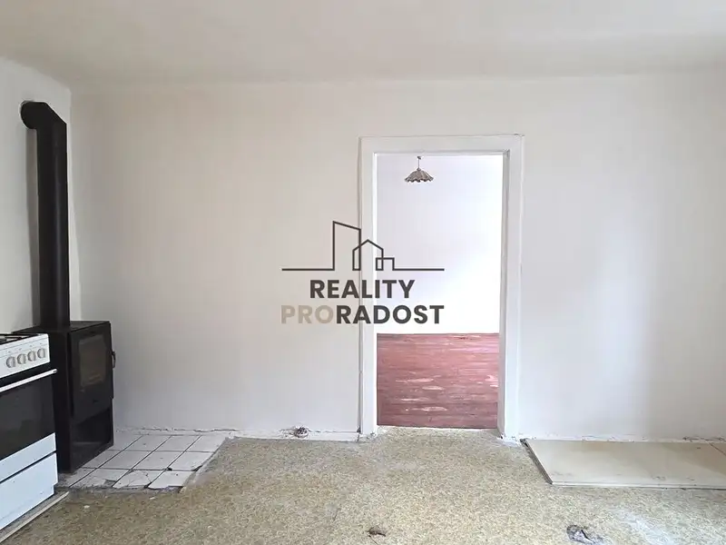 Prodej rodinného domu 130 m², pozemek 1451 m², Starý Petřín – náhled fotky 3
