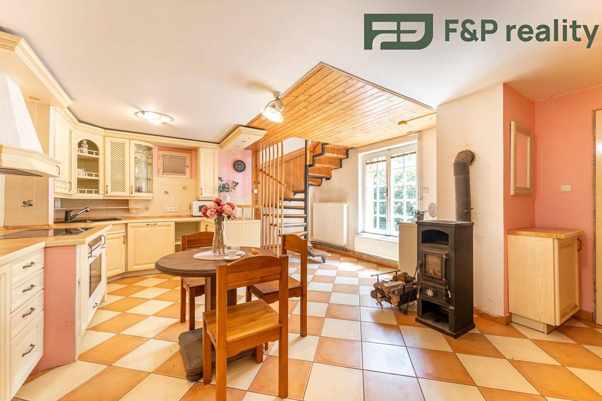Prodej rodinného domu 153 m², pozemek 1333 m² – fotografie 3