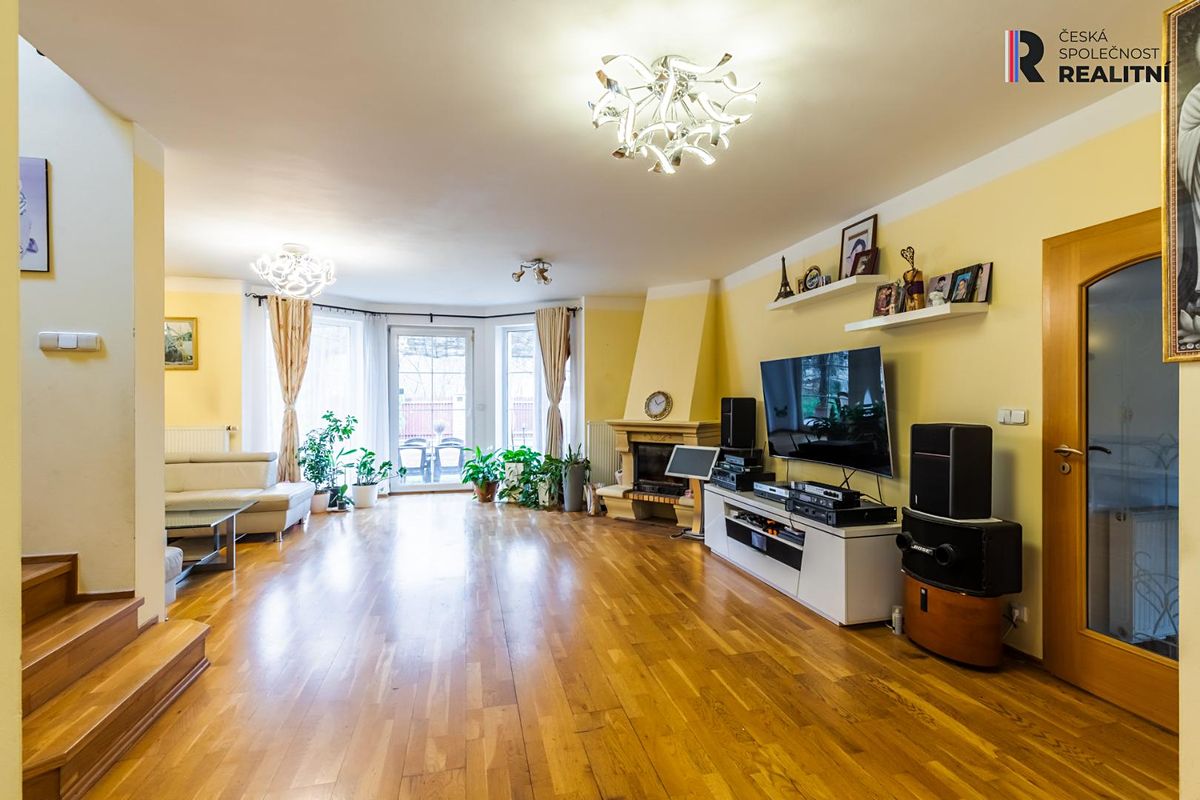 Prodej rodinného domu 168 m², pozemek 427 m² – fotografie 5