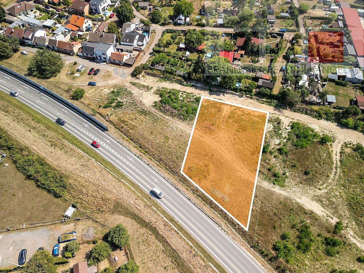 Prodej komerčního pozemku 1652 m² – fotografie 2